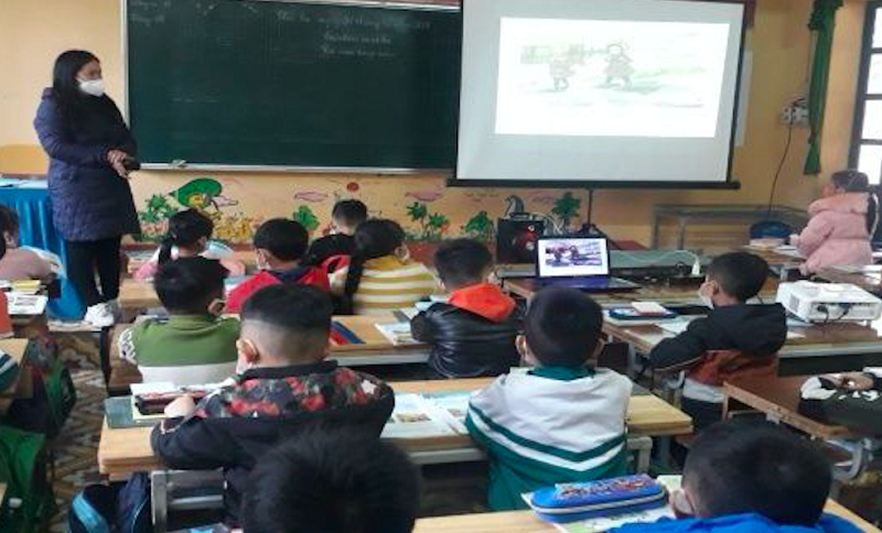 Dạy học ứng dụng công nghệ thông tin tại Trường Tiểu học Hưng Khánh.