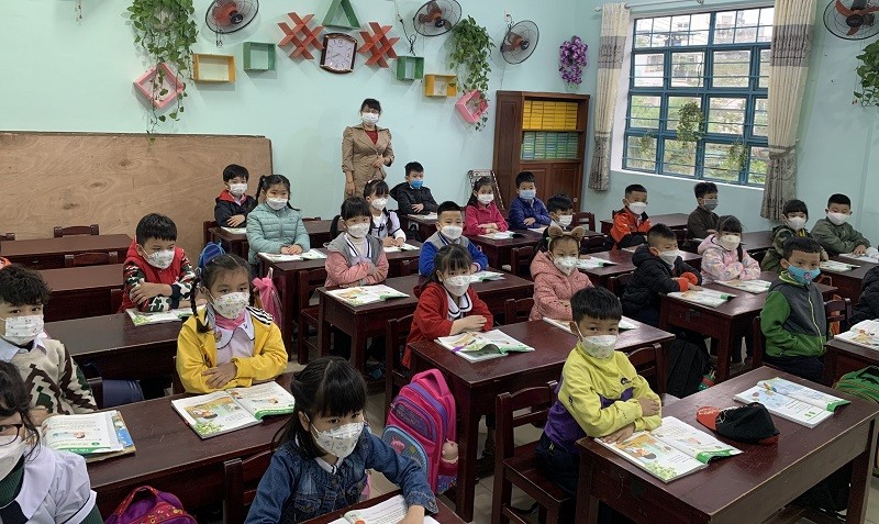 Học sinh lớp Một, Trường Tiểu học Đoàn Thị Điểm (quận Thanh Khê, TP Đà Nẵng) trong ngày đầu tiên đến trường. 