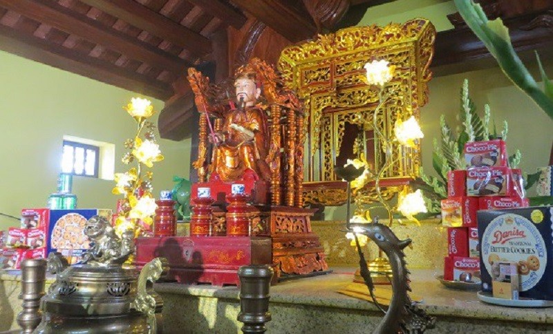 Tượng thờ Lưỡng quốc Đình nguyên Thám hoa Phan Kính.