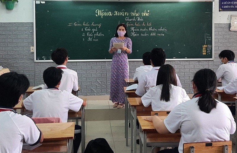 Buổi học và ôn tập của học sinh lớp 9 tại Trường THCS Lý Thánh Tông (Quận 8, TPHCM), ngày 15/3.