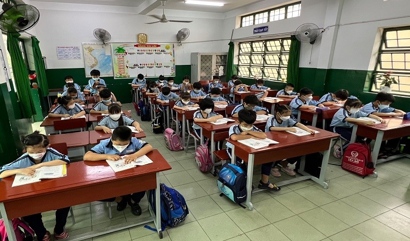 Học sinh Trường Tiểu học Phạm Văn Hai (huyện Bình Chánh, TP Hồ Chí Minh) trong buổi học trực tiếp ngày 3/3/2022. Ảnh: TG 