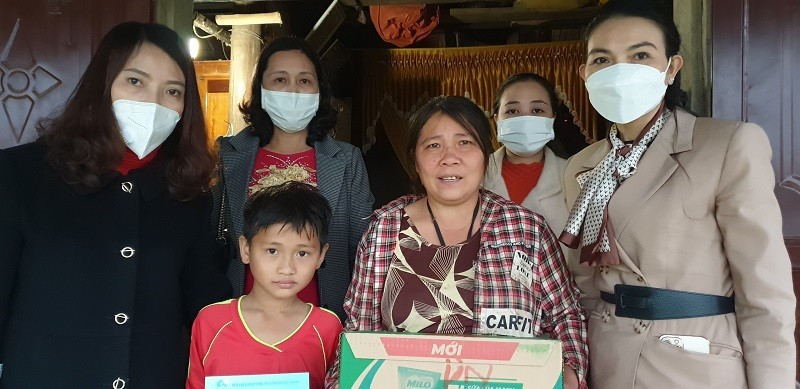 Hội Liên hiệp Phụ nữ Quảng Bình đã giúp đỡ, động viên học sinh mồ côi vượt qua những khó khăn và tiếp tục đến trường.