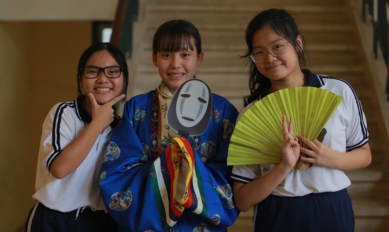 Học sinh Trường THPT chuyên Trần Đại Nghĩa giao lưu văn hóa với các bạn học sinh Nhật Bản.