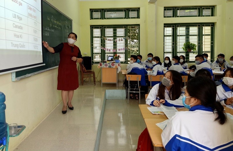 Tại Điện Biên, việc cập nhật kết quả học tập của học sinh lên cơ sở dữ liệu ngành nằm trong “chiến lược” chuyển đổi số nên được thực hiện đồng bộ trong các trường THPT.
