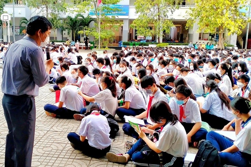 Một buổi tư vấn tuyển sinh lớp 10 
tại Trường THCS Lý Thánh Tông (Quận 8, TPHCM).