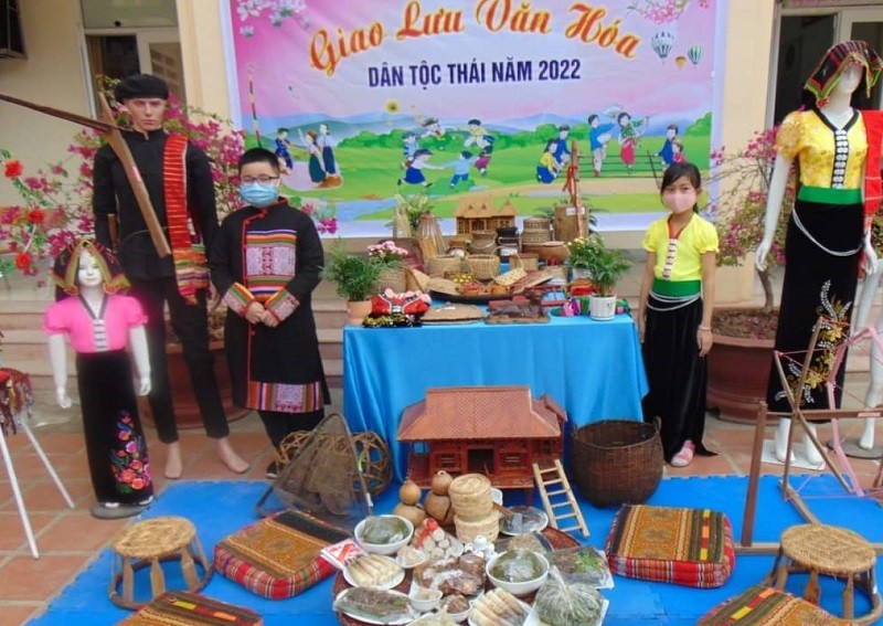 Hoạt động trải nghiệm “Ngày hội văn hóa dân tộc Thái” tại Trường Tiểu học Him Lam (TP Điện Biên Phủ) đã thu hút và để lại nhiều ấn tượng đặc biệt với giáo viên, học sinh, phụ huynh nhà trường.