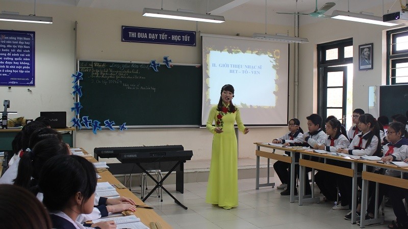 Học sinh Trường THCS Khương Mai (quận Thanh Xuân, Hà Nội) hào hứng với giờ học âm nhạc.