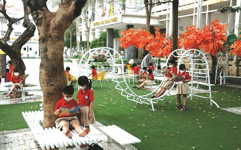 “Thư viện xanh” của Trường Tiểu học Khai Quang (TP Vĩnh Yên) với không gian đọc sách thoáng đãng.
