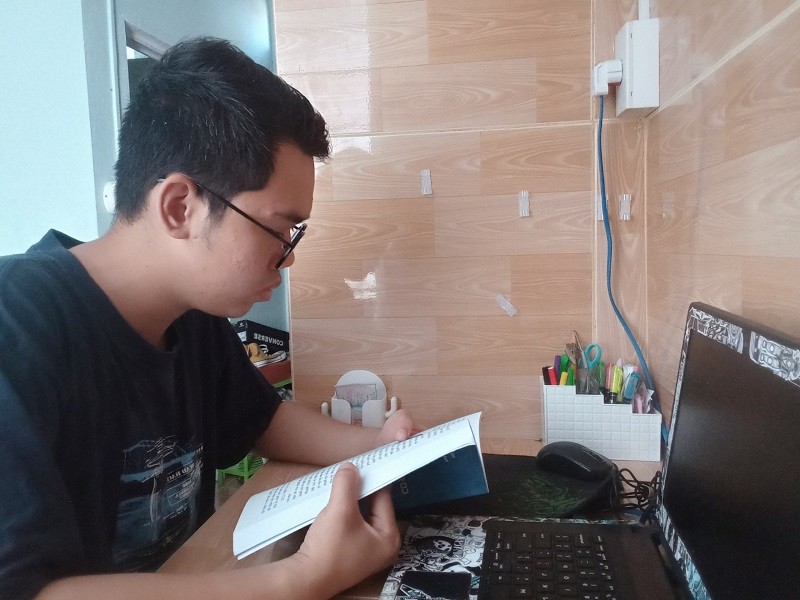 Lê Minh Thông, sinh viên Trường ĐH Sư phạm - ĐH Đà Nẵng trăn trở vì tăng học phí mang đến nhiều khó khăn cho sinh viên nghèo.