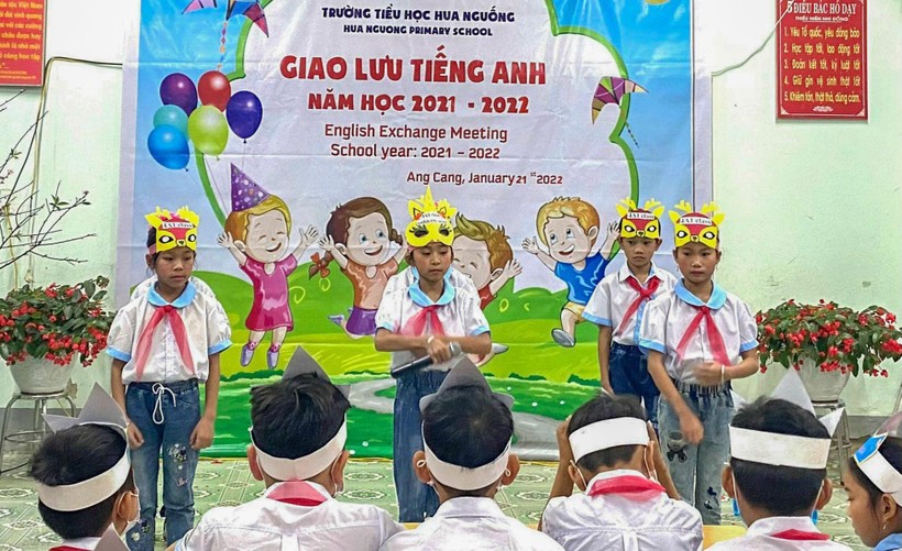 Học sinh Trường Tiểu học Hua Nguống (huyện Mường Ảng) tham gia giờ học ngoại khóa Giao lưu tiếng Anh.