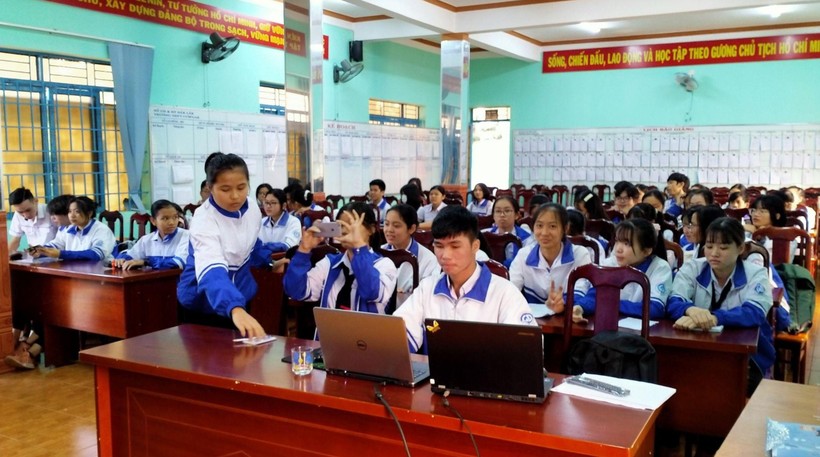 Một giờ học của học sinh Trường THPT Cư M’Gar (Đắk Lắk).