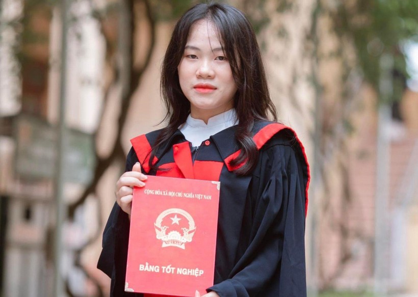 Tại tỉnh Tuyên Quang em Hoàng Thị Mai Thơm là một trong 51 thí sinh đạt điểm 10 môn Lịch sử trong Kỳ thi tốt nghiệp THPT năm 2022. Ảnh: TG