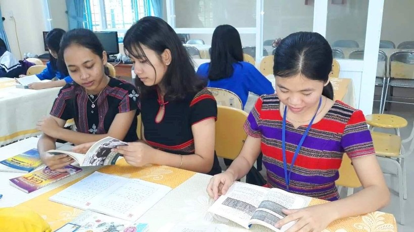 Học sinh ở các huyện vùng cao thuộc tỉnh Thừa Thiên – Huế đang rất cần được đầu tư về cơ sở vật chất, các trang thiết bị dạy học môn Tiếng Anh. 