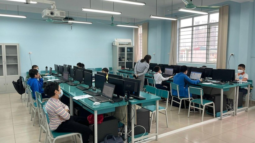 Hầu hết các trường học tại Hà Nội đã trang bị phòng máy tính. 