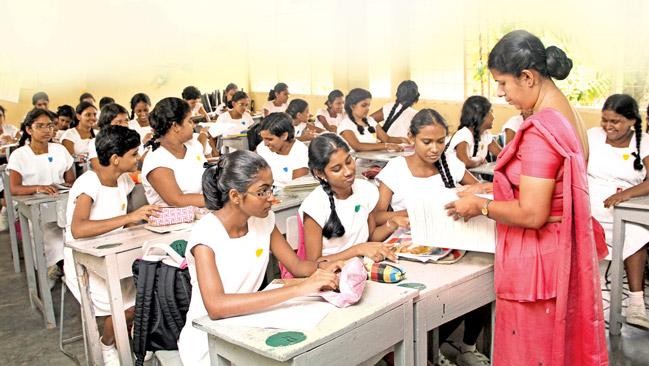 Học sinh Sri Lanka trong lớp.