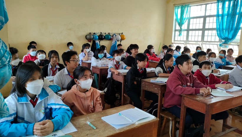 Học sinh Trường THCS Hùng Vương (thị trấn Ia Kha, huyện Ia Grai, Gia Lai) mong sớm được hỗ trợ máy tính bảng. 