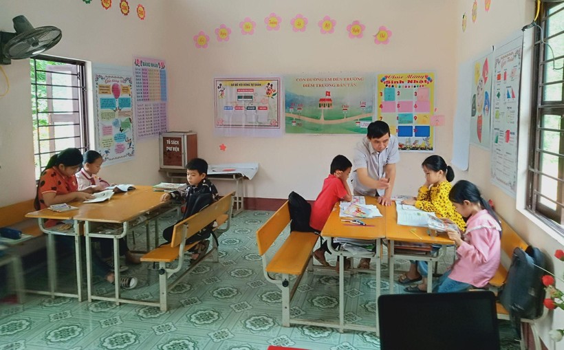 Một tiết học của lớp ghép ở điểm trường Bản Tăn - Trường Tiểu học Minh Khai (huyện Bình Gia, tỉnh Lạng Sơn). Ảnh: NTCC