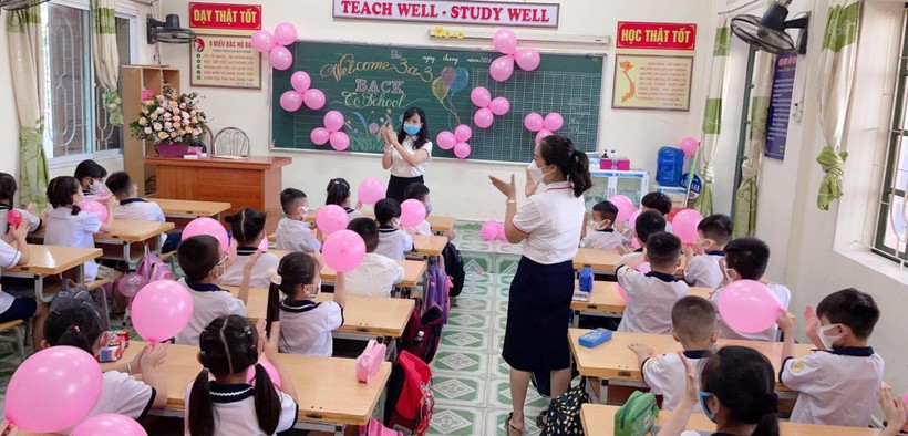 Cảm xúc tích cực của thầy cô giúp quá trình giáo dục thêm hiệu quả. Ảnh: NTCC. Trường Tiểu học Núi Đèo (Thủy Nguyên, Hải Phòng).