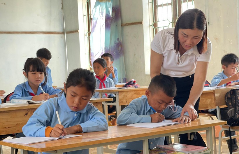 Bắt đầu từ năm học 2022 - 2023, học sinh người Chứt được học hòa nhập với học sinh toàn trường.