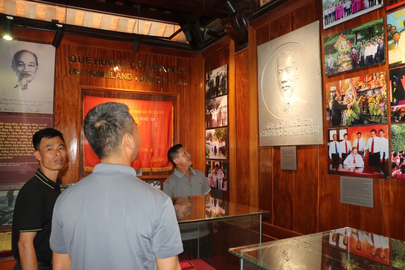 Khu di tích Kim Liên lưu giữ và trưng bày nhiều kỷ vật về Chủ tịch Hồ Chí Minh.
