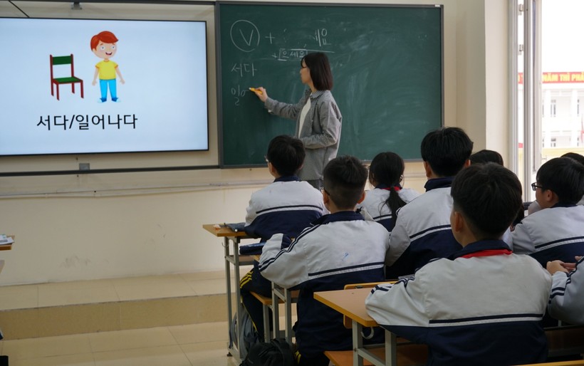 Trường THCS Quán Toan triển khai dạy tiếng Hàn trong sự ủng hộ cao của phụ huynh.