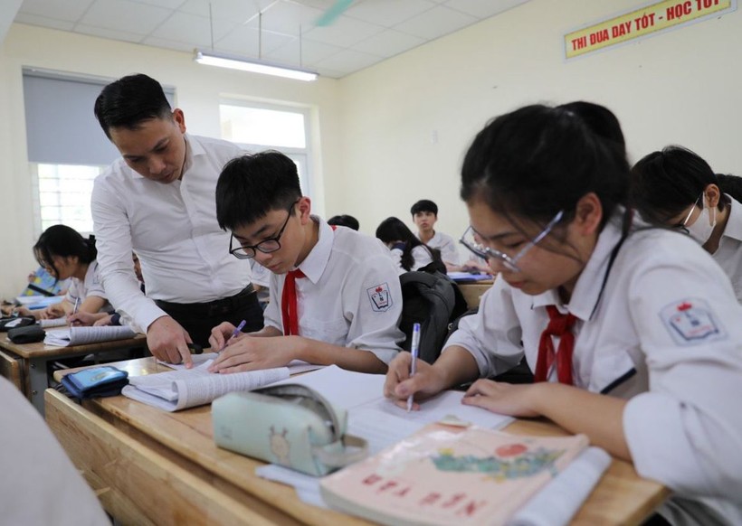 Học sinh lớp 9 Trường THCS Lĩnh Nam (quận Hoàng Mai). Ảnh: Việt Cường