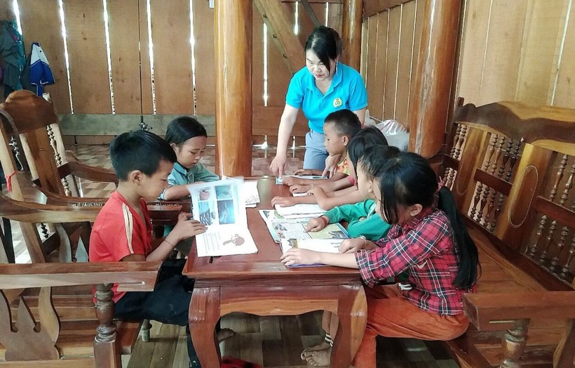 Điểm trường bản Phà Lõm, Trường Tiểu học Tam Hợp, huyện Tương Dương, Nghệ An thường xuyên mở cửa trong dịp hè để học sinh đến đọc sách.