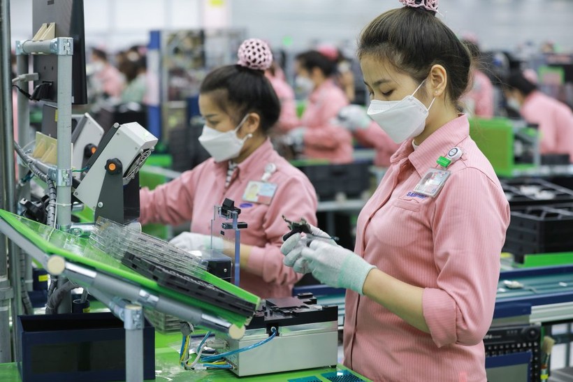 Công nhân làm việc tại Samsung Việt Nam. Ảnh: SAMSUNG
