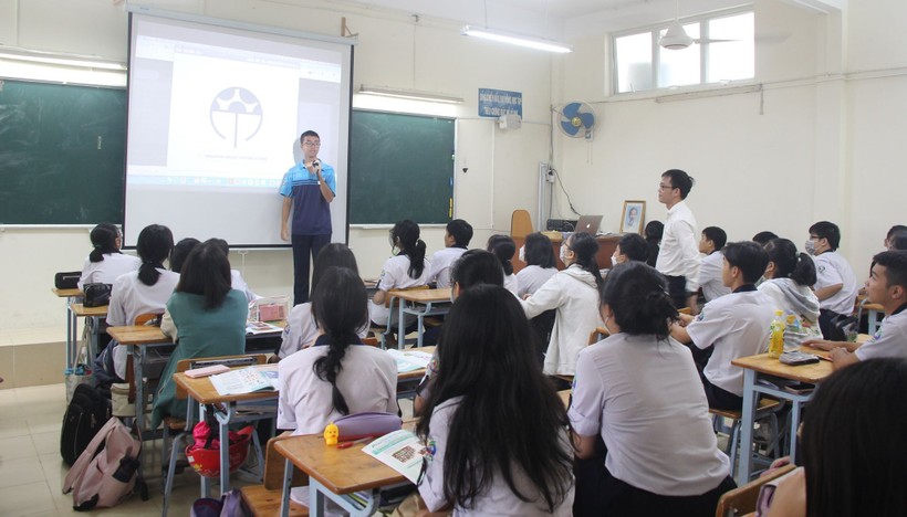 Tiết học Mỹ thuật của Trường THPT Bùi Thị Xuân (Quận 1) năm học 2022 - 2023.