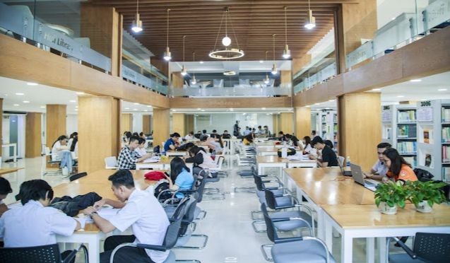 Thư viện được đầu tư hơn 20 tỷ đồng của Trường Đại học Công Thương TPHCM. Ảnh: HUIT