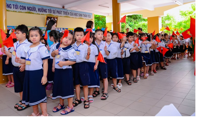 Học sinh Trường Tiểu học Lê Văn Thọ trong ngày khai giảng năm học mới.