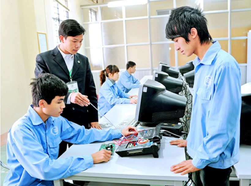 Sinh viên trường nghề trang bị tốt ngoại ngữ sẽ có nhiều cơ hội tốt trong tương lai.