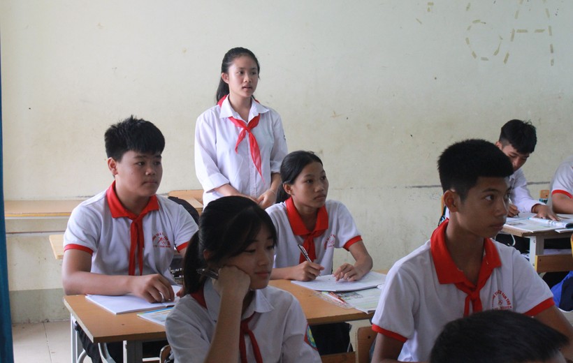 Học sinh Trường TH&THCS Vạn Thọ, xã Vạn Thọ, huyện Đại Từ trong giờ học tiếng Anh. 