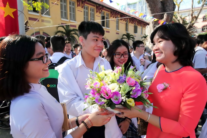 Các hoạt động kỷ niệm ngày Nhà giáo Việt Nam, dù diễn ra với hình thức nào tất cả đều hướng đến sự tri ân trước cống hiến lặng thầm của thầy cô. Ảnh: ITN
