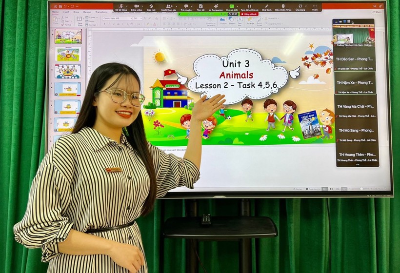 Cô Đỗ Dương Phương Thảo dạy trực tuyến cho học sinh các trường tiểu học huyện Phong Thổ.