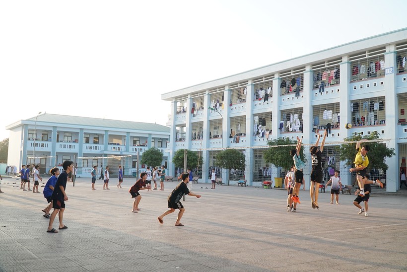 Giờ sinh hoạt thể dục thể thao của học sinh Trường Phổ thông DTNT THPT số 2 tỉnh Nghệ An. Ảnh: Ngọc Sơn