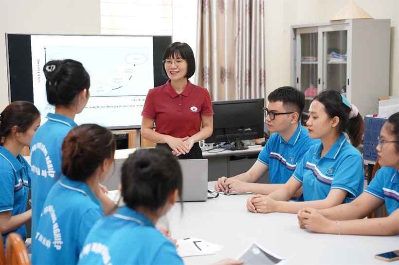 Sinh viên Trường ĐH Công nghiệp Dệt may Hà Nội học tập theo nhóm. Ảnh: Website nhà trường