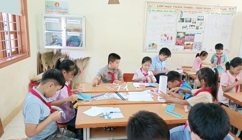 Tiết học STEM tại Trường Tiểu học Nhân Thành (huyện Yên Thành, Nghệ An). Ảnh: NVCC