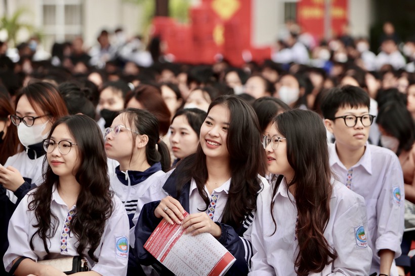 Học sinh dự chương trình tư vấn tuyển sinh hướng nghiệp tại Trường Đại học Vinh ngày 13/1.