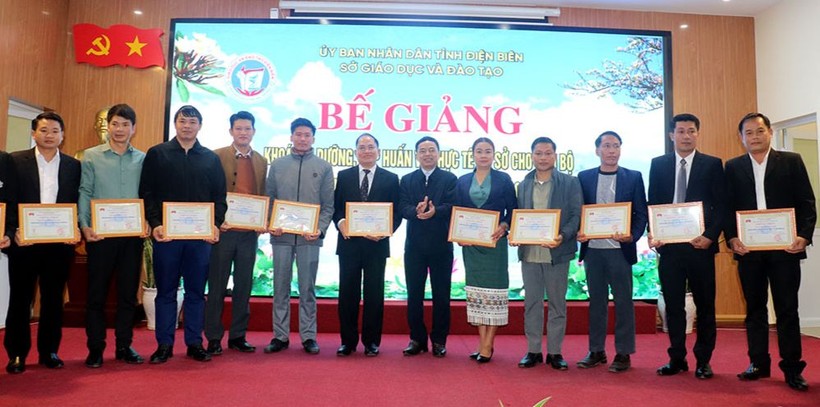 Bế giảng khóa bồi dưỡng, tập huấn, thực tế cơ sở cho cán bộ các tỉnh: U Đôm Xay, Phoong Sa Ly và Luông Pha Băng (Lào). Ảnh: TG