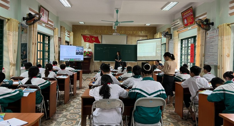 Giờ học ngoại ngữ của học sinh Trường THCS Lê Hồng Phong, TP Lào Cai. Ảnh: Thuận Thiên