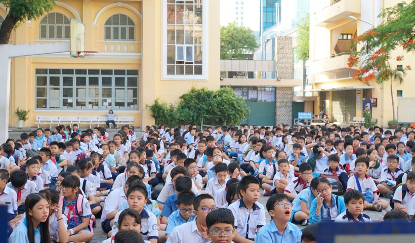 Học sinh tham dự bài khảo sát đánh giá năng lực vào lớp 6 Trường THPT chuyên Trần Đại Nghĩa, TP Hồ Chí Minh năm 2019. Ảnh: MT