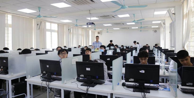 Thí sinh thi đánh giá năng lực tại Đại học Quốc gia Hà Nội năm 2023. Ảnh: VNU
