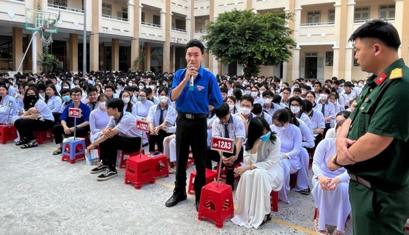Chương trình tuyên truyền, hướng nghiệp tuyển sinh quân sự tổ chức tại Trường THPT An Khánh (TP Cần Thơ). Ảnh: NTCC