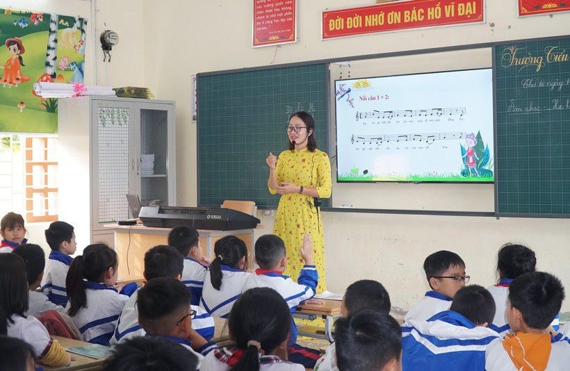 Việc hạ chuẩn giúp nhiều địa phương tuyển dụng được giáo viên đáp ứng Chương trình GDPT 2018. Ảnh: Hồ Lài