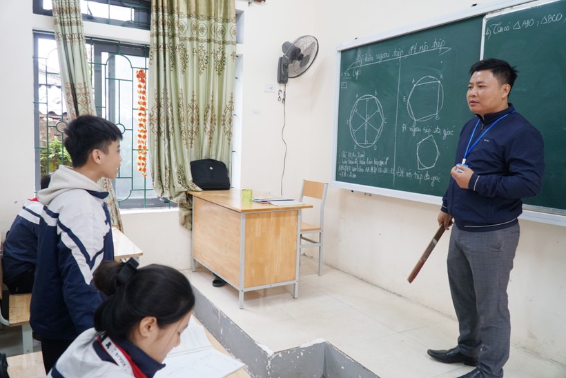 Giờ học môn Toán của thầy trò Trường THCS Nghi Thủy, thị xã Cửa Lò, Nghệ An.