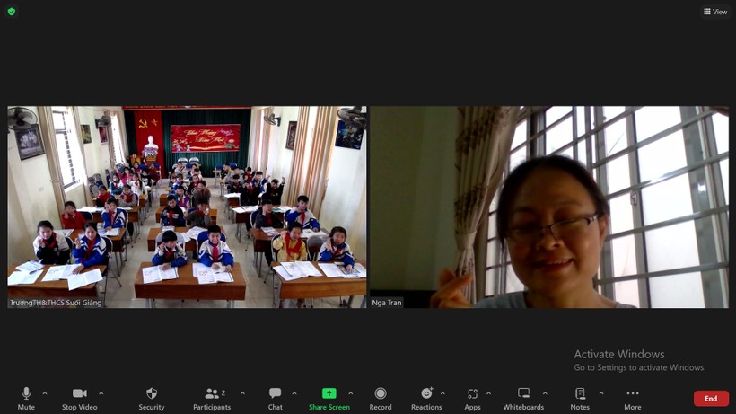 Lớp học trực tuyến của cô Trần Thị Nga - Trường THCS Cầu Giấy (quận Cầu Giấy) và học sinh Trường Tiểu học & THCS Suối Giàng (Văn Chấn, Yên Bái). Ảnh: NVCC