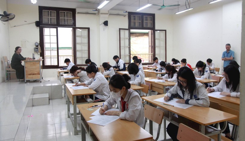Học sinh lớp 12 Hà Nội tham gia kỳ khảo sát chất lượng. Ảnh: ITN