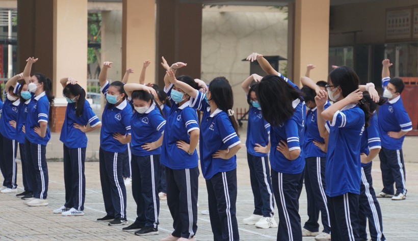 Một tiết học thể dục của học sinh Trường THPT Thanh Đa (TPHCM). Ảnh: Lê Nam