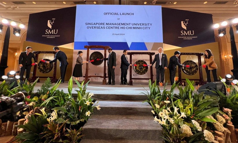 Lễ khai trương Văn phòng đại diện Trường Đại học Quản lý Singapore (SMU) tại TPHCM, ngày 25/4. Ảnh: SMU